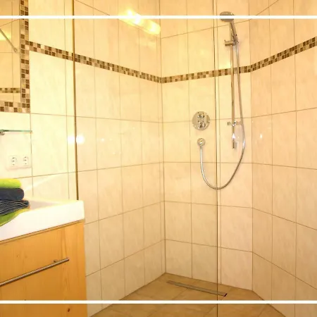 Kaiserapart Steinadler - Zentrum